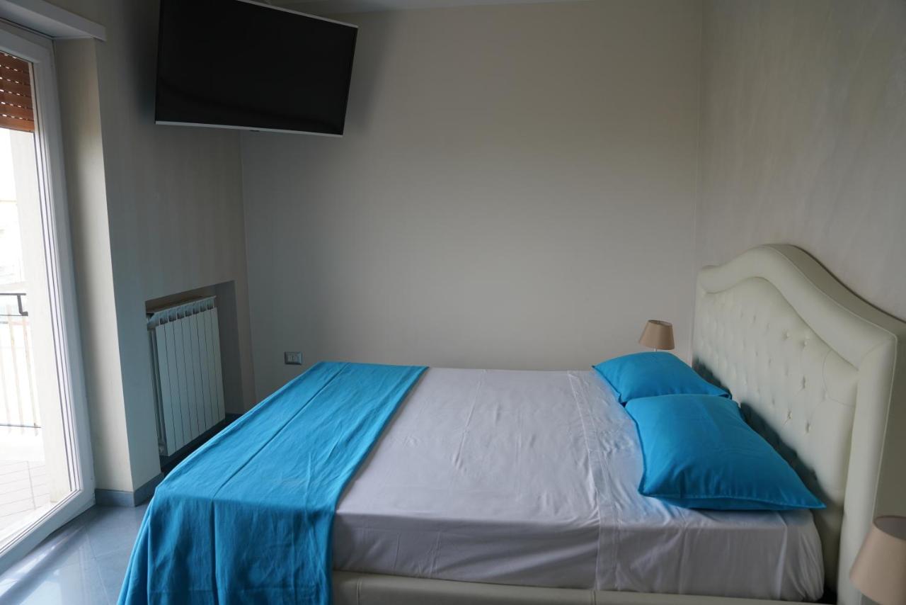 Guest House Emily Suites Сорренто Екстер'єр фото