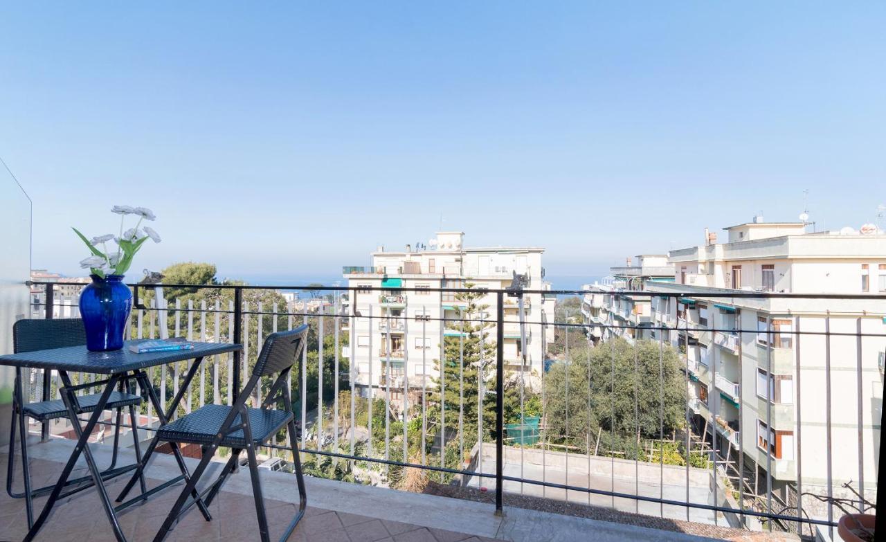 Guest House Emily Suites Сорренто Екстер'єр фото