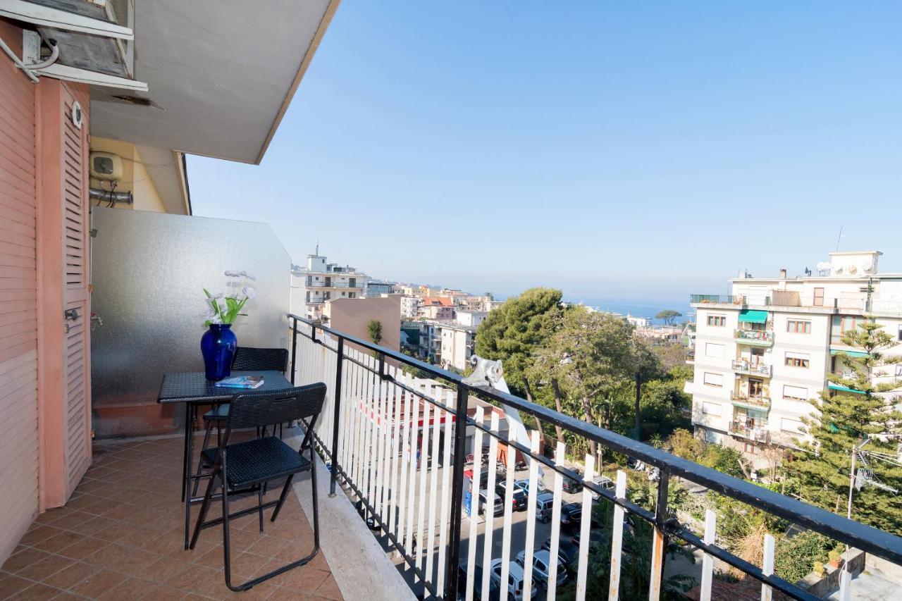Guest House Emily Suites Сорренто Екстер'єр фото