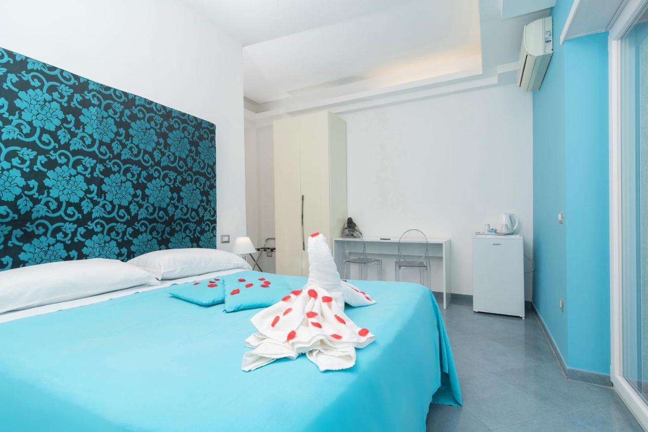 Guest House Emily Suites Сорренто Екстер'єр фото