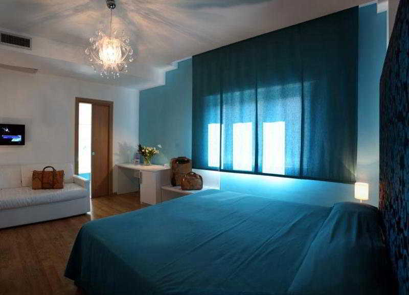 Guest House Emily Suites Сорренто Екстер'єр фото